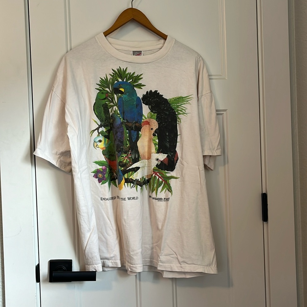 2000 Y2K parrot endangered species T-shirt